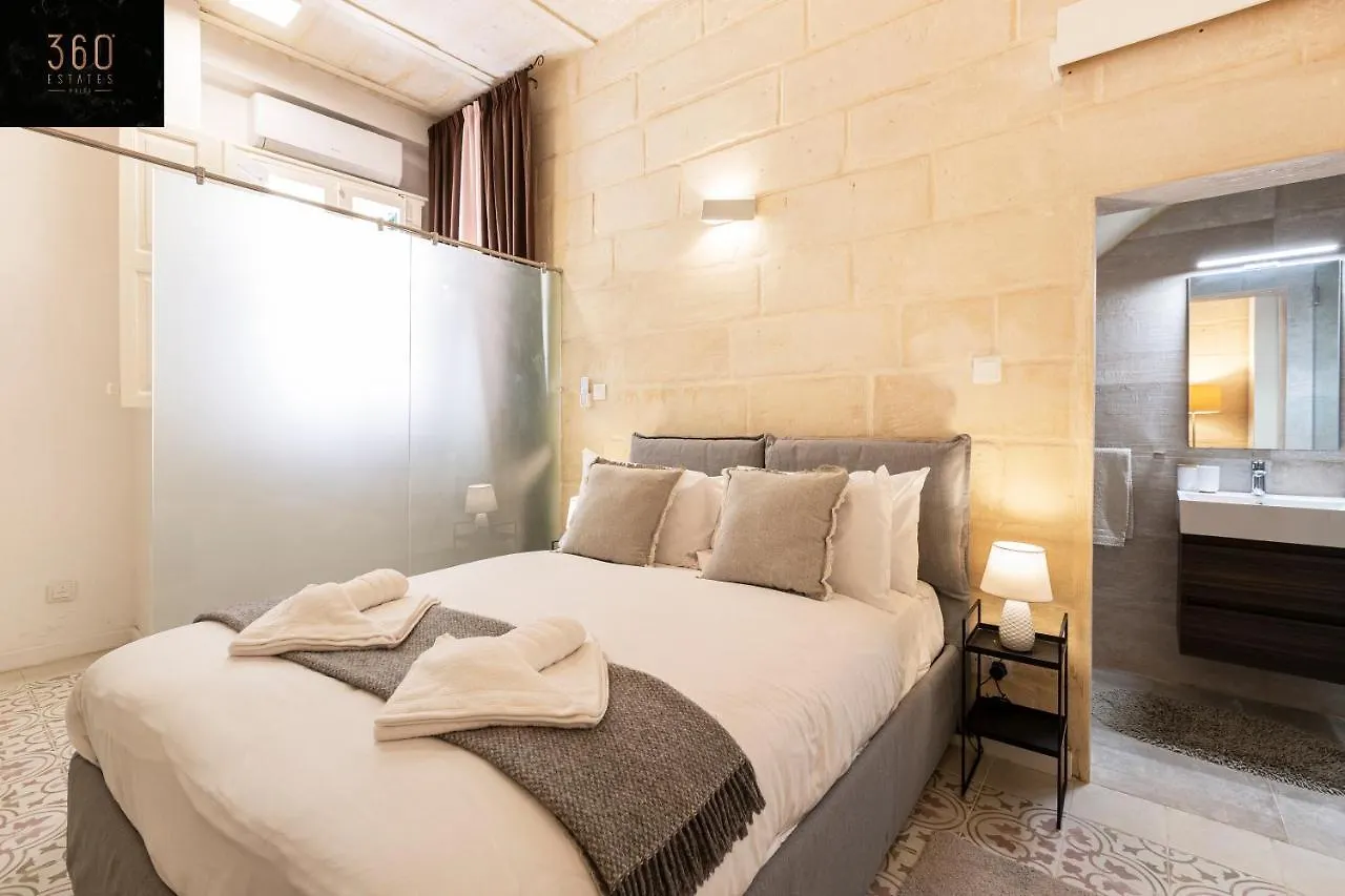 Historical Mdina Gem Lux Home With Rooftop Pool By 360 Estates
