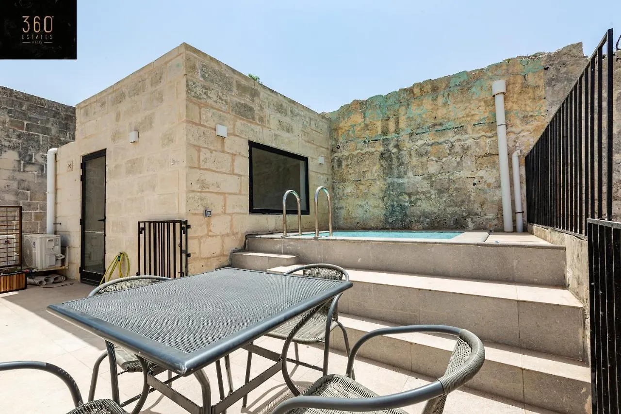 Historical Mdina Gem Lux Home With Rooftop Pool By 360 Estates